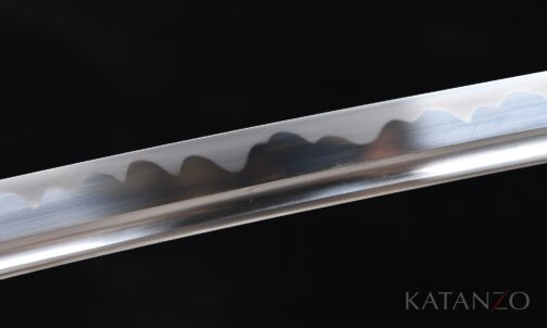 handgeschmiedete Klinge mit sichtbarer Härtelinie und Sandpolitur
