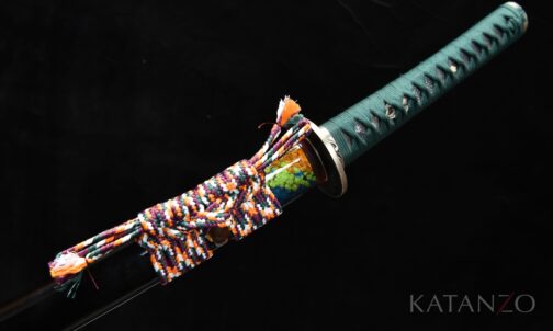 Onizumi Katana mit schwarzer Saya, Büffelhorn und blau grünen sowie orangefarbenen Sprenkeln