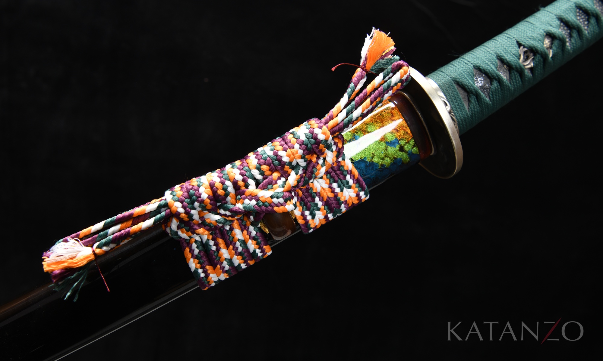 Onizumi Katana mit schwarzer Saya, petrolfarbener Seidenwicklung und farbigen Sprenkeln