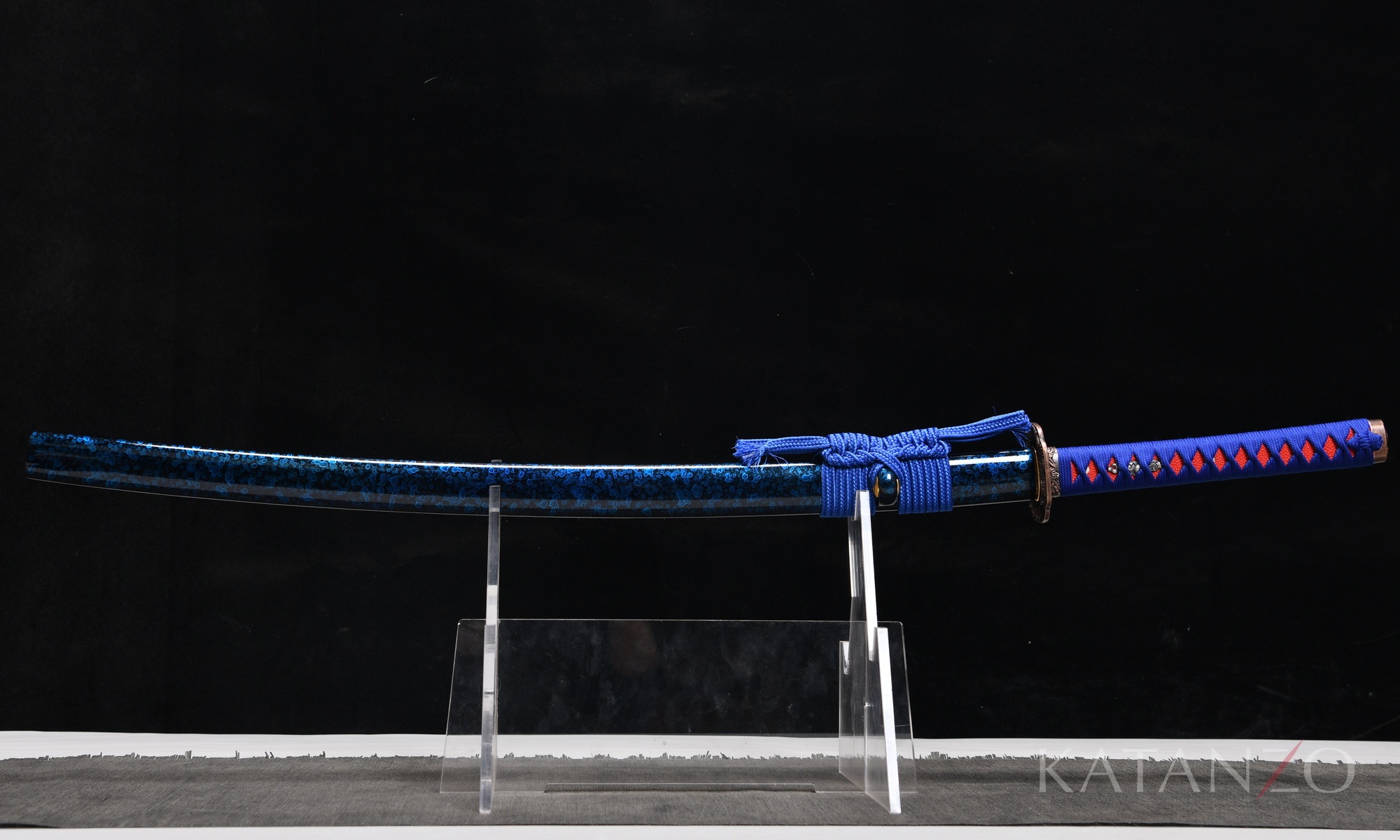 Aobeni Katana mit dunkel-blau gemusterter Hartholz-Saya und blauer Griffwicklung