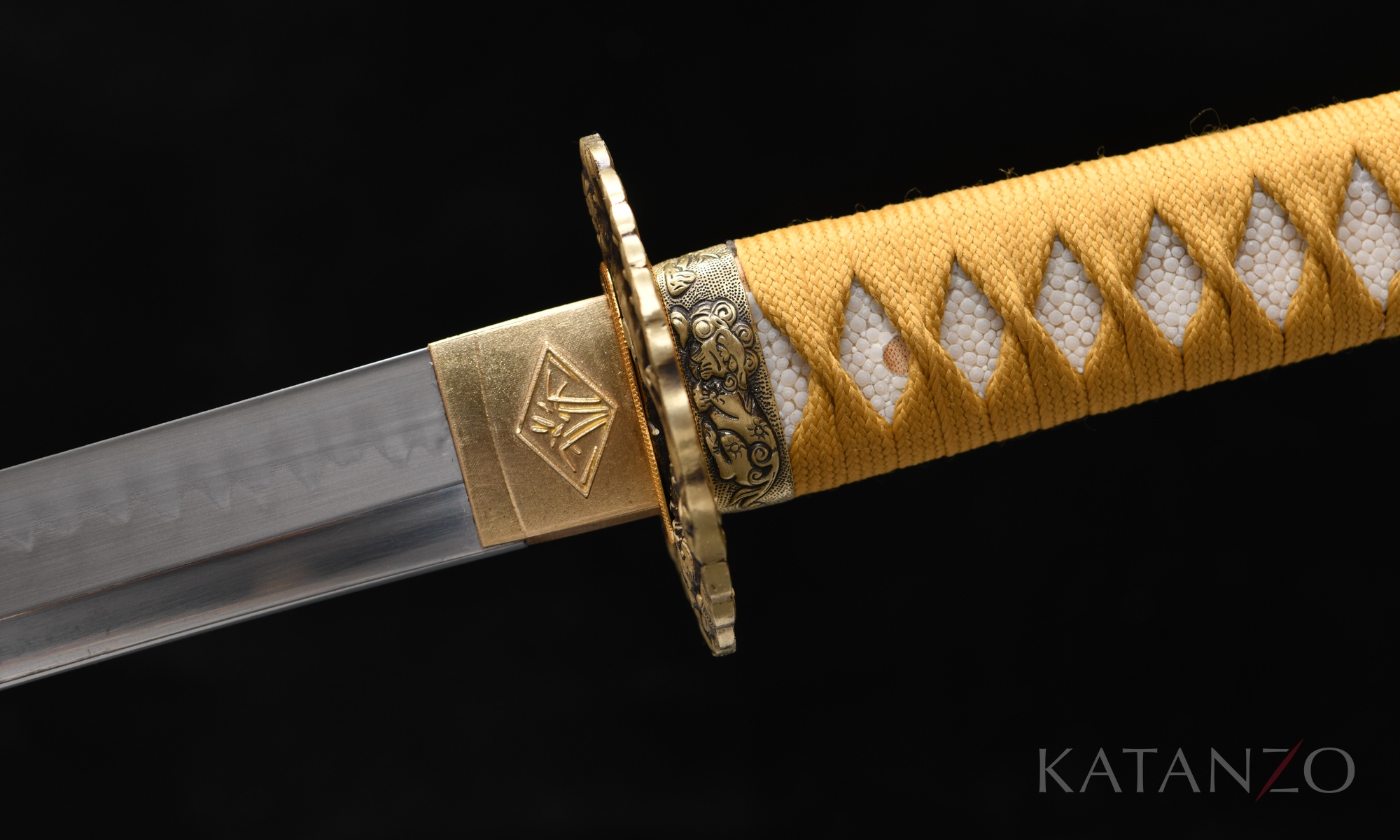 Lehmgehärtete T10 Klinge mit echtem Hamon und Messing-Tsuba mit Drachenmotiv