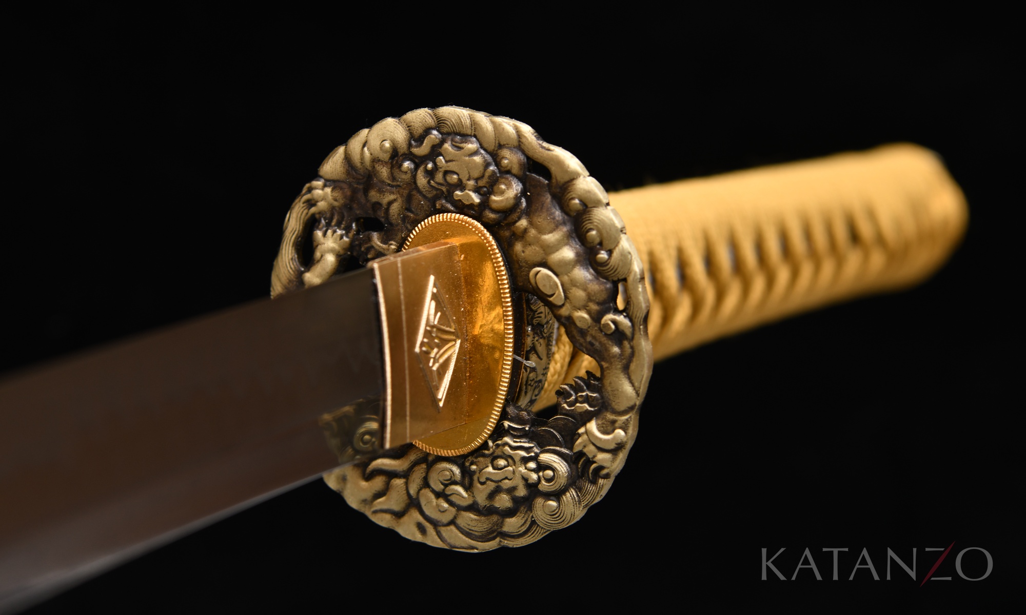 Lehmgehärtete T10 Klinge mit echtem Hamon und Messing-Tsuba mit Drachenmotiv