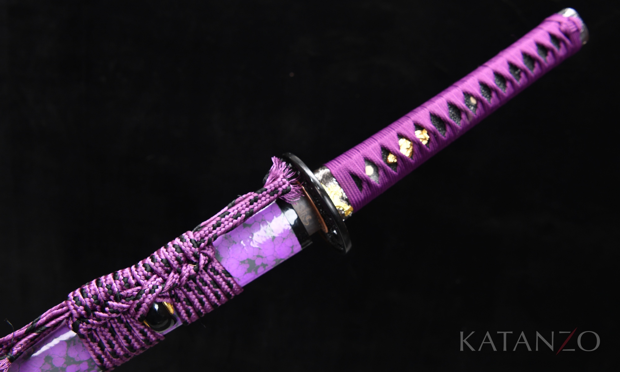 Shikō Katana mit violett gefärbter Klinge und gefleckt violett lackierter Hartholz-Saya