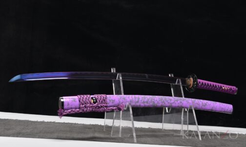 Shikō Katana mit violett gefärbter Klinge und gefleckt violett lackierter Hartholz-Saya