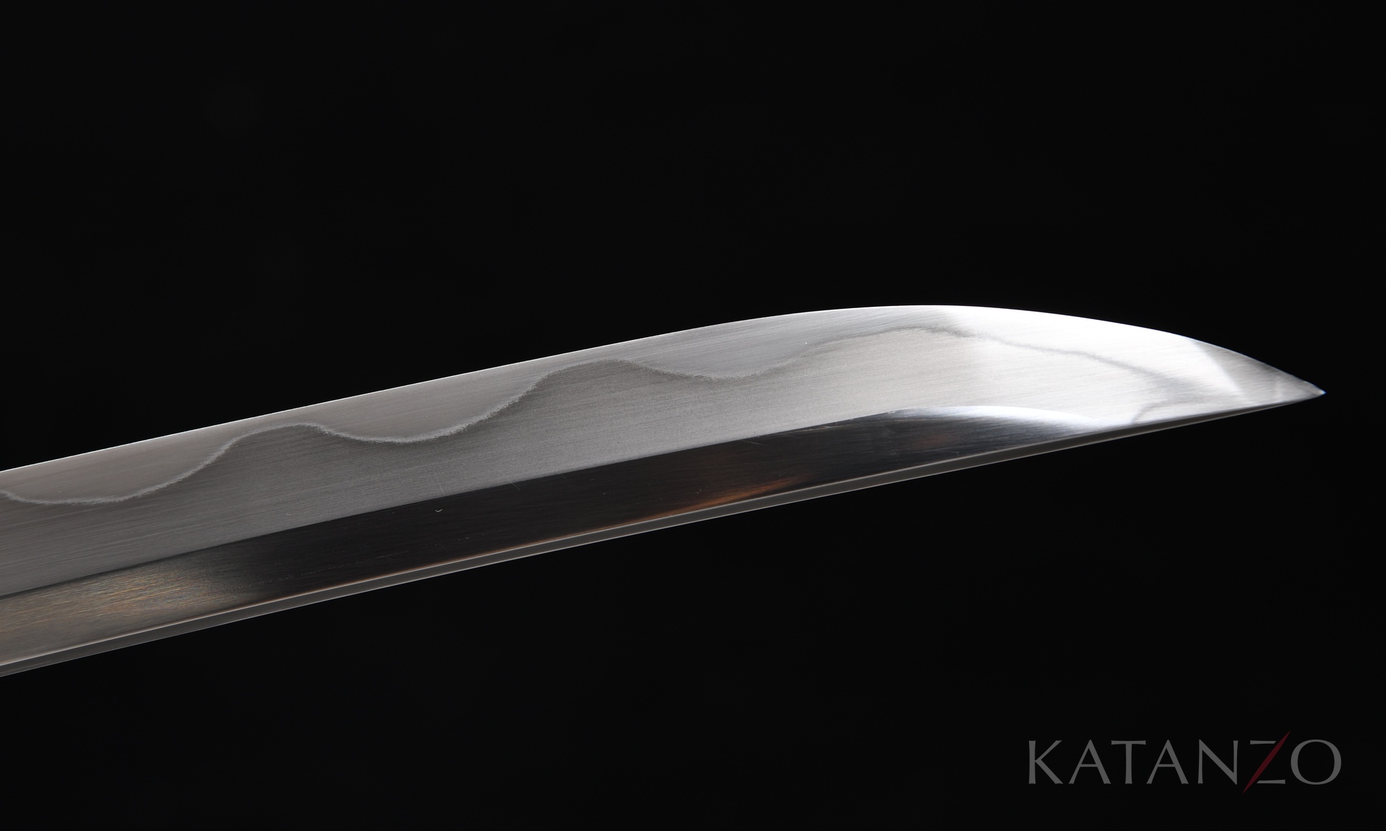 T10 Klinge des Tsuruashi Katana mit echtem, gewelltem Hamon durch differentielle Lehmhärtung und Sashikomi-Politur