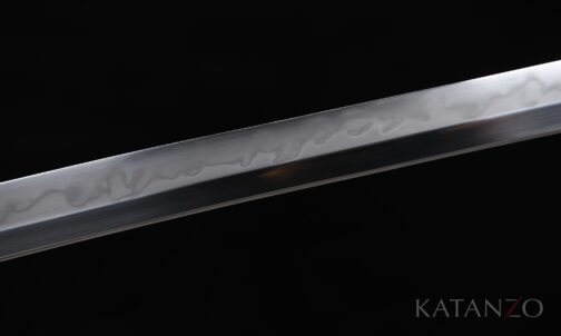 T10 Klinge des Ryūshō Katana mit deutlich sichtbarem Hamon