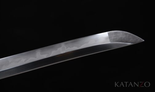 T10 Klinge des Ryūshō Katana mit deutlich sichtbarem Hamon