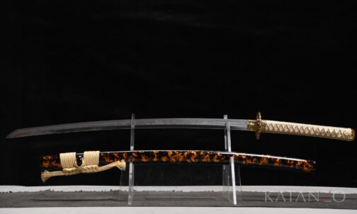 Hinoko Katana mit schwarz lackierter Hartholz-Saya, orangefarbenem Muster und goldfarbener Seidenwicklung