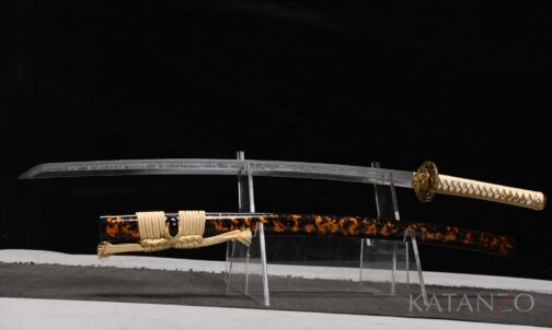 Hinoko Katana mit schwarz lackierter Hartholz-Saya, orangefarbenem Muster und goldfarbener Seidenwicklung