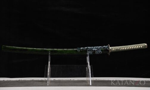Midorigasane Katana mit grün-schwarz lackierter Hartholz-Saya und geschwungenen Gravuren