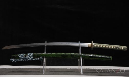 Midorigasane Katana mit grün-schwarz lackierter Hartholz-Saya und geschwungenen Gravuren