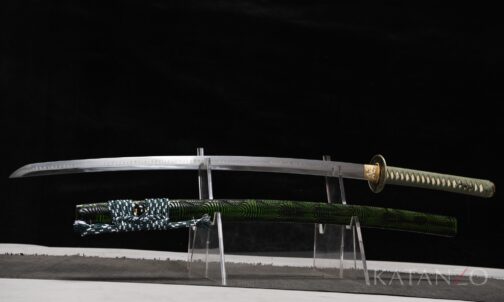 Midorigasane Katana mit grün-schwarz lackierter Hartholz-Saya und geschwungenen Gravuren