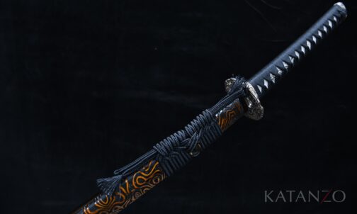 Kohakuryū Katana mit dunkler Hartholz-Saya und bernsteinfarbenem Drachenmotiv