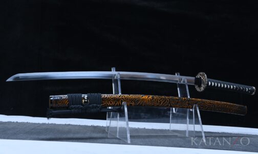 Kohakuryū Katana mit dunkler Hartholz-Saya und bernsteinfarbenem Drachenmotiv